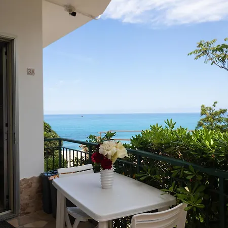 Villaggio Camping Fiorina Capo Vaticano Exterior photo